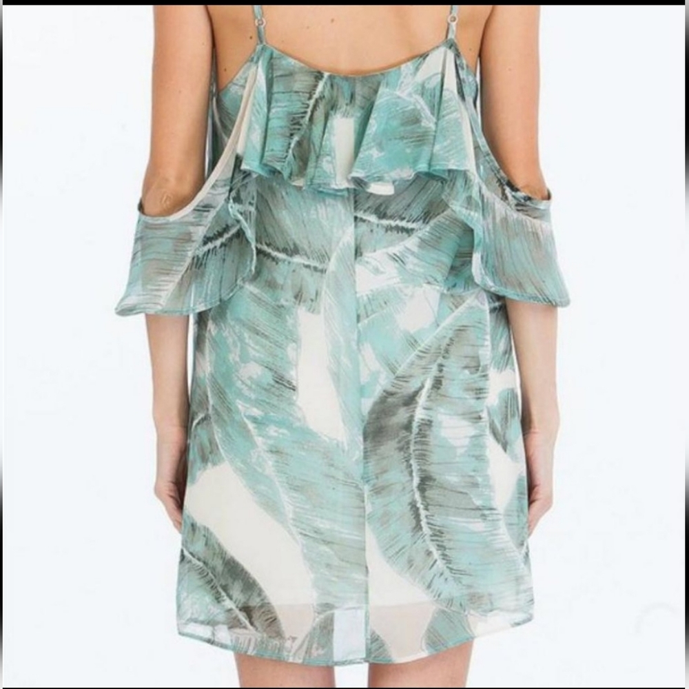 Lulu's Euc Spaghetti Straps Cold Shoulder Green F… - image 3